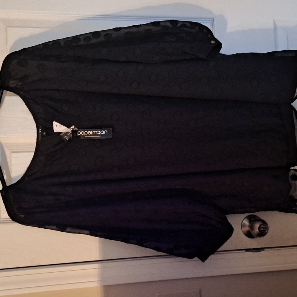 NWT Papermoon V neck blouse